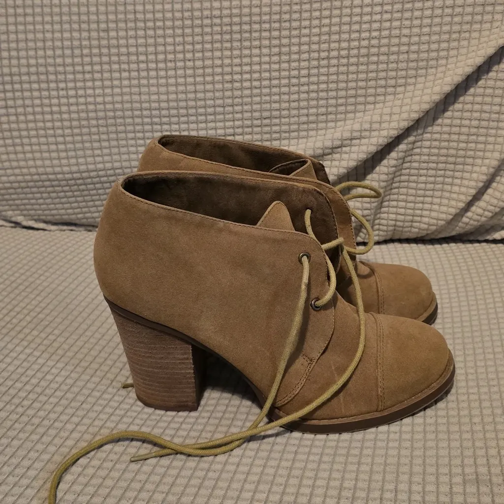Chinese Laundry Tan Suede Boots - Image 2