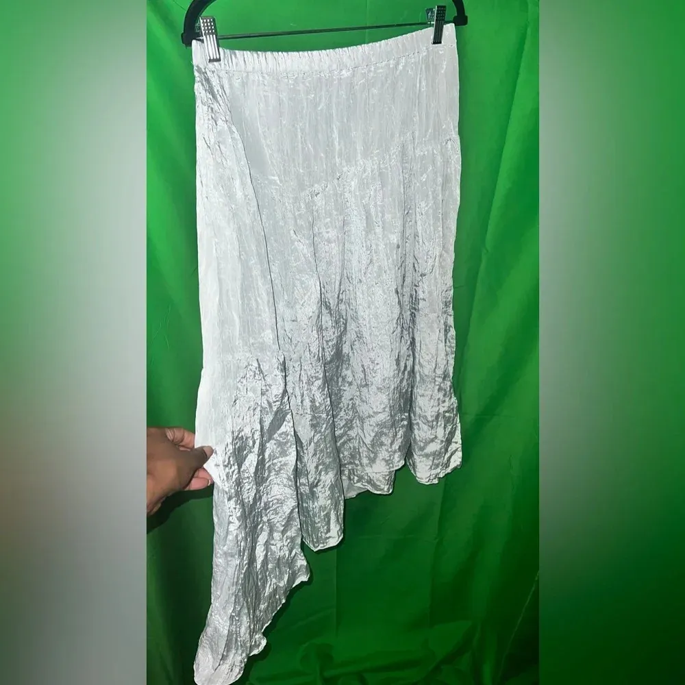 Vince NWT  Skirt size Medium - Image 3