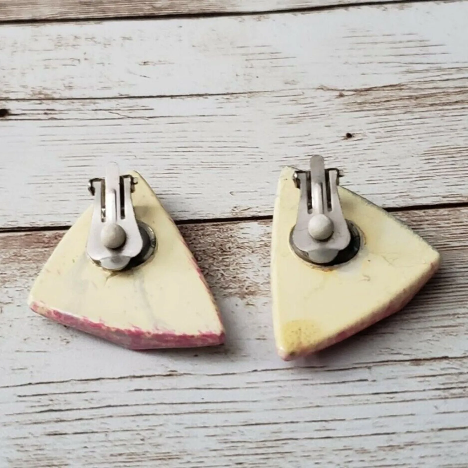 Vintage Clip On Earrings Marbled Pastel Color Triangular Shape Large - Image 3