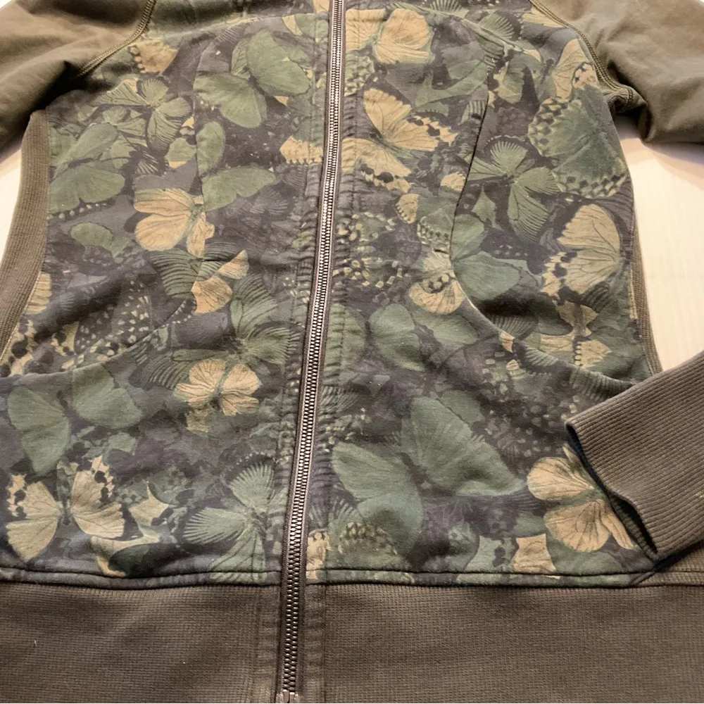 Lululemon Butterfly Biggie So Fly Scuba Jacket Size 6 define green black camo - Image 3