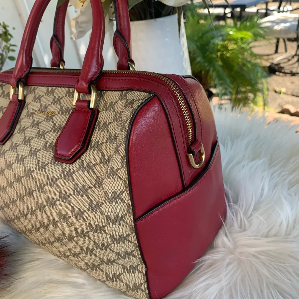 Michael Kors  Mercer Medium Duffle Satchel Handbag Natural Tan Cherry Red - Image 4