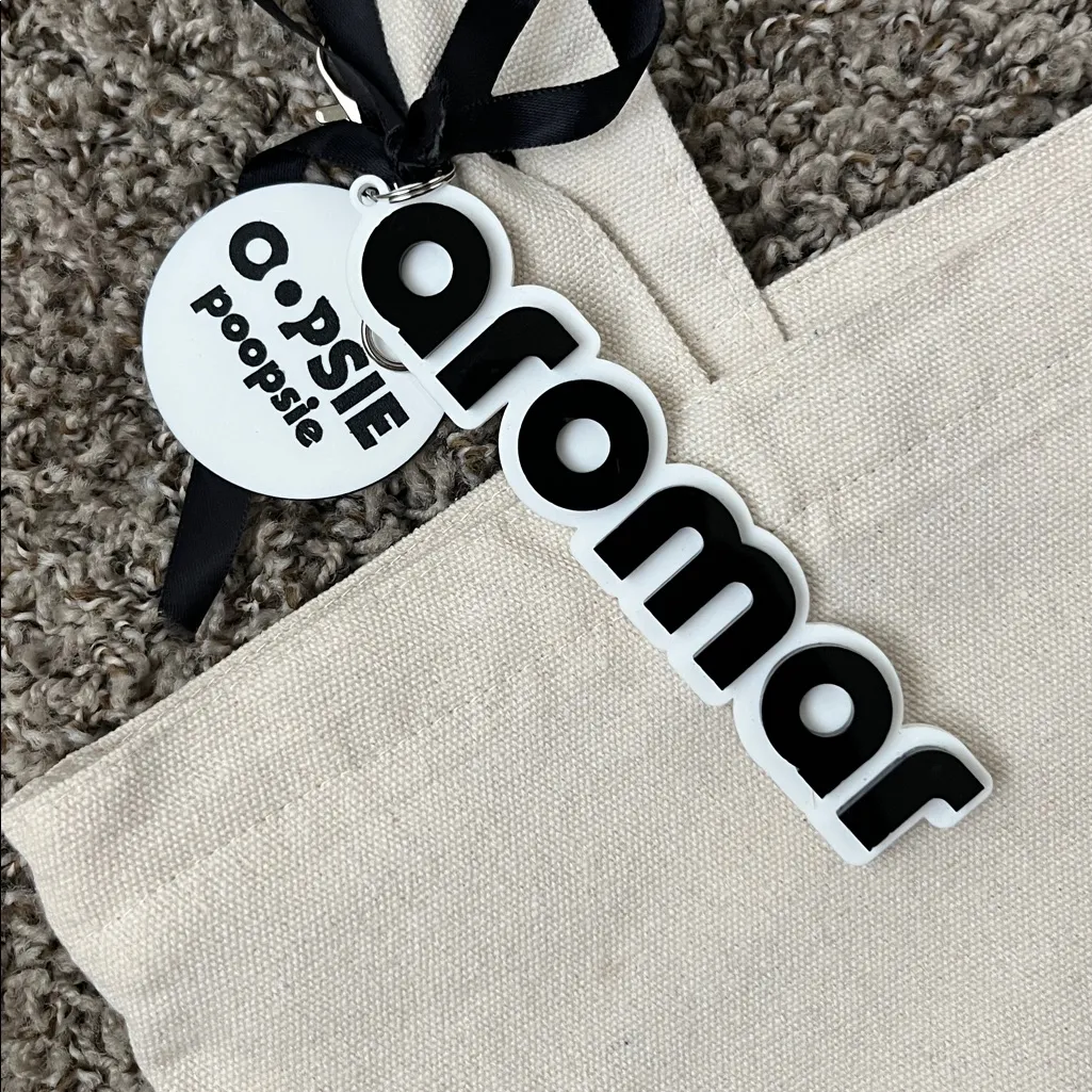 Aromar Cream Tote Bag with Quote Gray - Image 3