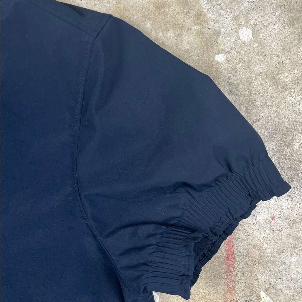 Athleta Levitate Poplin Tee in Black
Size: Small - Image 3