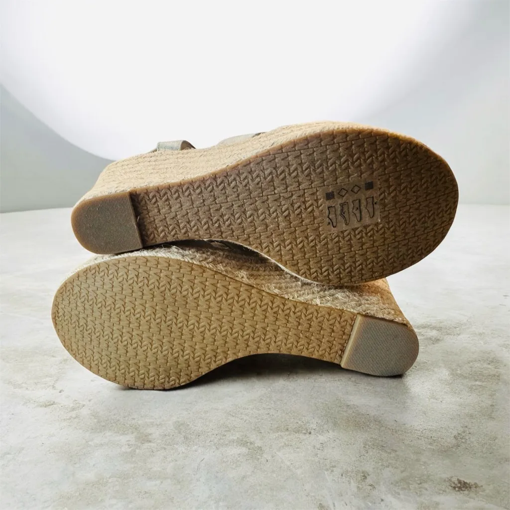 Michael Kors Woman's Berkley Wedge shimmery Gold, Size:8.5 - Image 5