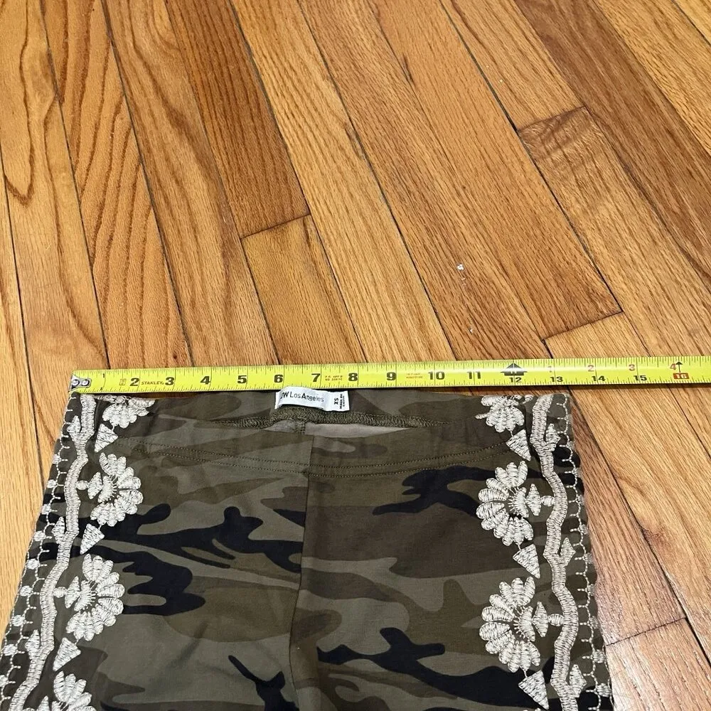 Johnny‎ Was JW Los Angeles Embroidered Green Camo Leggings Size XS - Image 8