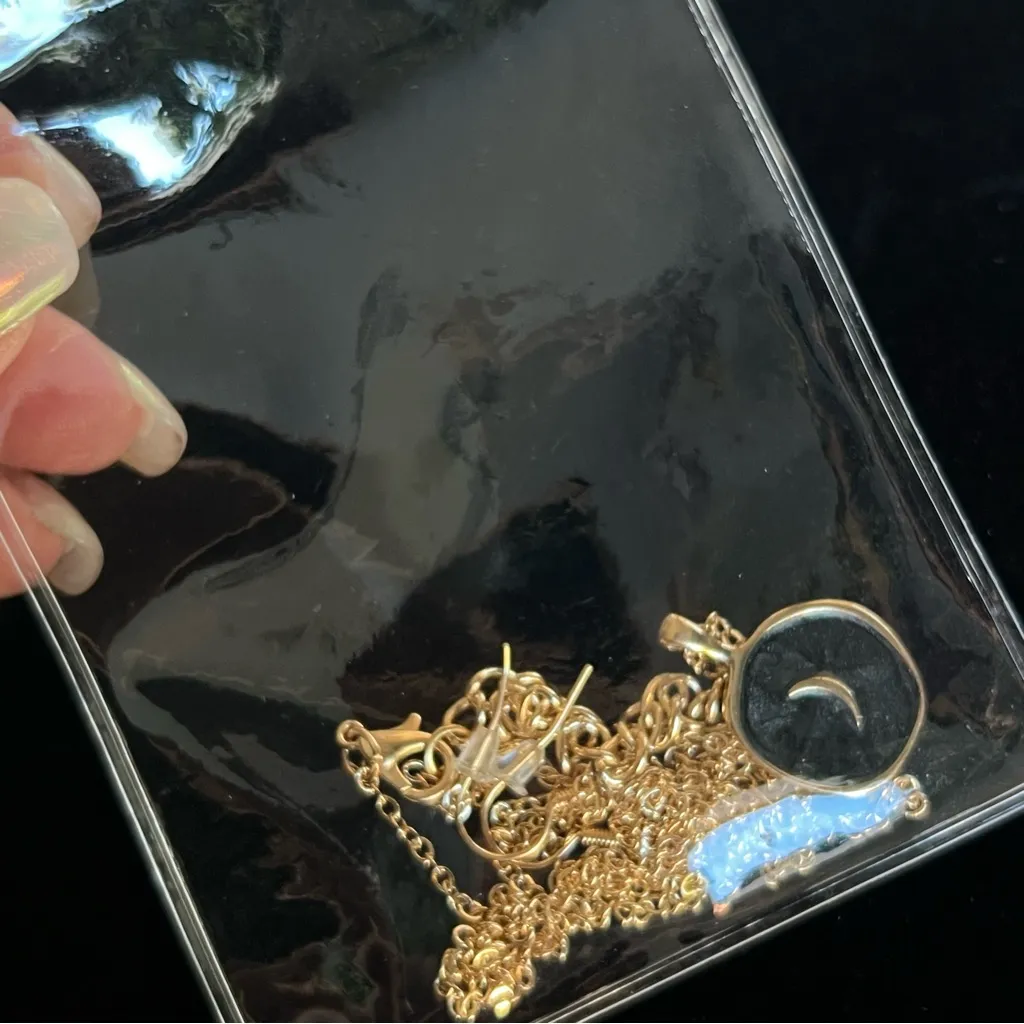 Moon Goddess gold tone metal chain Necklace and Earrings Set, NEW - Image 10