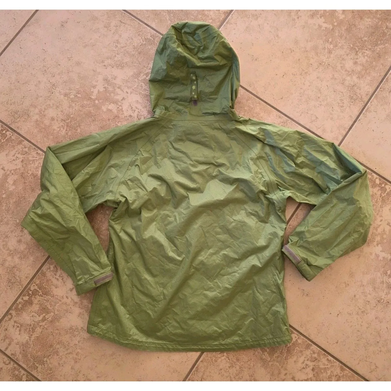 ISIS Waterproof Women’s Jacket Medium Green Hooded Pockets Zip Shell FLAW - Image 8