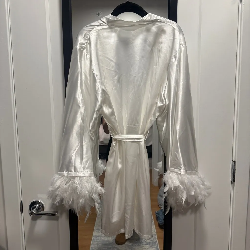 Luxurious Satin Robe with Feather Cuffs White Size undefined - Image 2