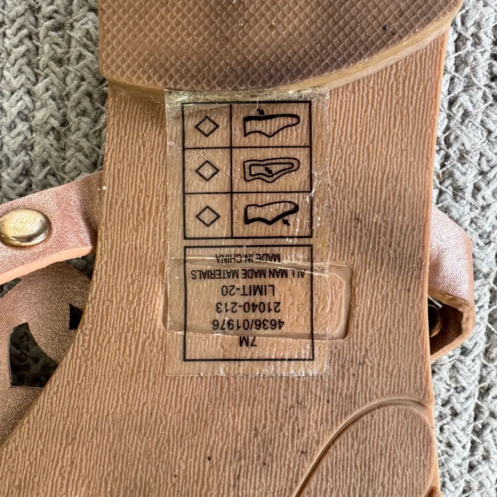 Pierre Dumas Rose Gold Studded Slides Sandals Sz 7 - Image 4