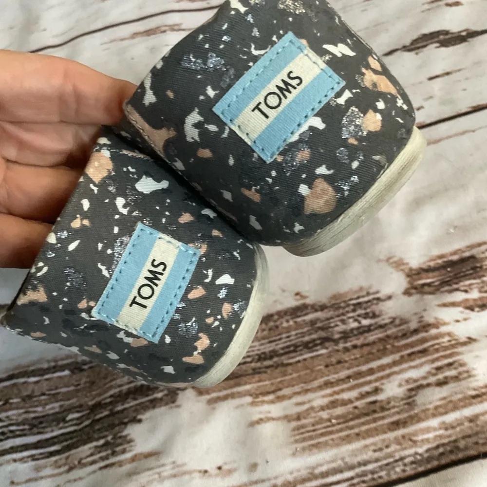 TOMS FORGED IRON GREY METALLIC GRANITE FLECK FLATS - Image 3