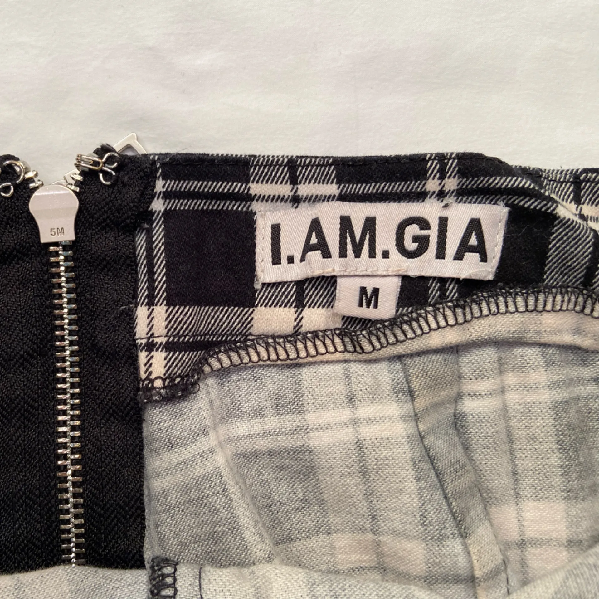 I Am‎ Gia Heist Pants with lots of Buckles, Size Medium - Image 5