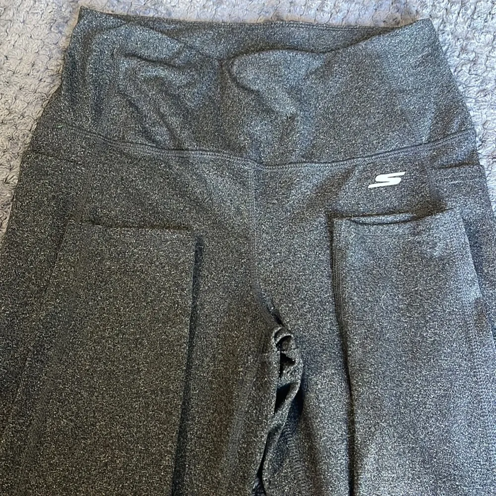 Sketchers Charcoal Gray Gym Activewear Leggings Size Med GUC #7315 - Image 2