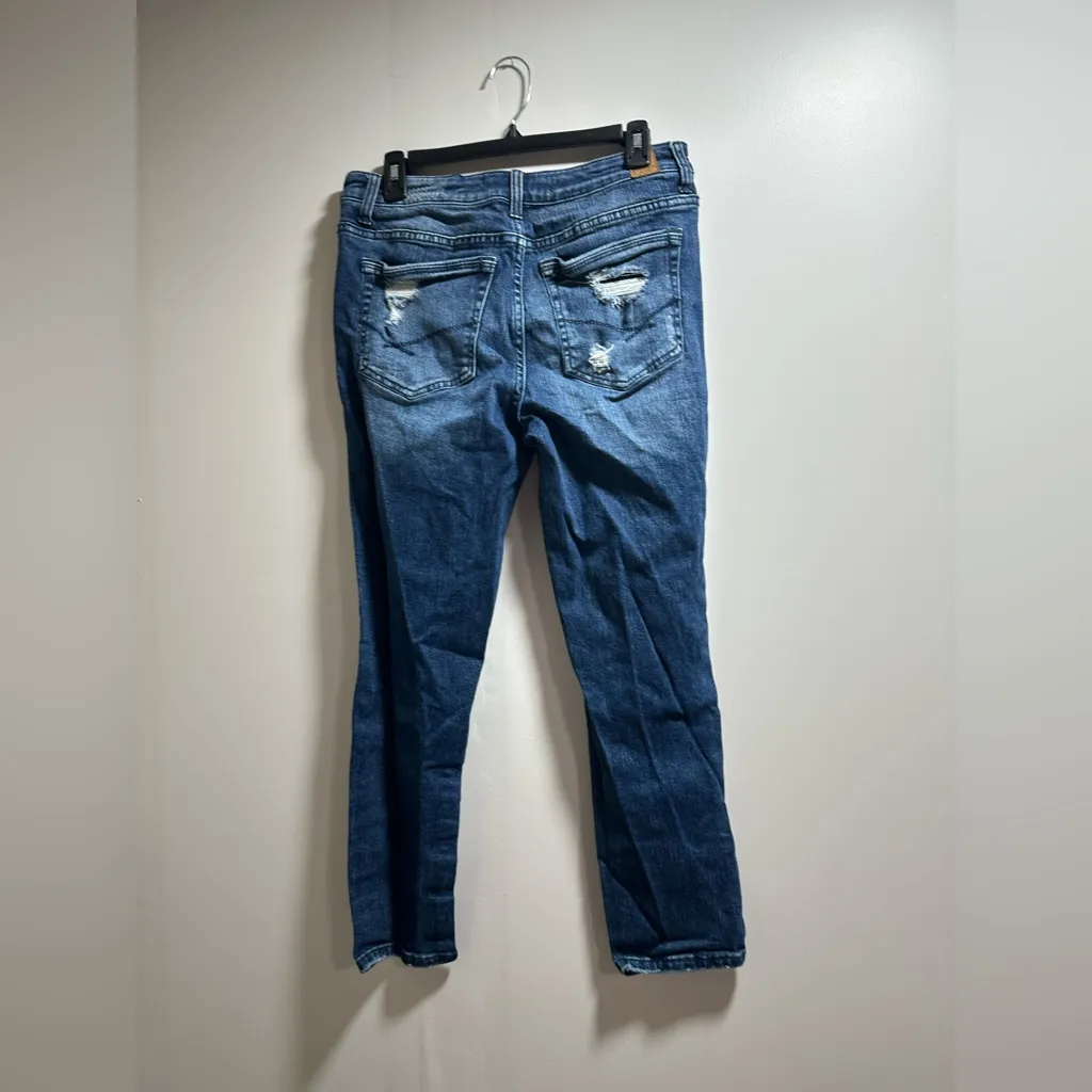 BKE Cropped Jeans in Deep Blue with Ripped Accents - Image 4