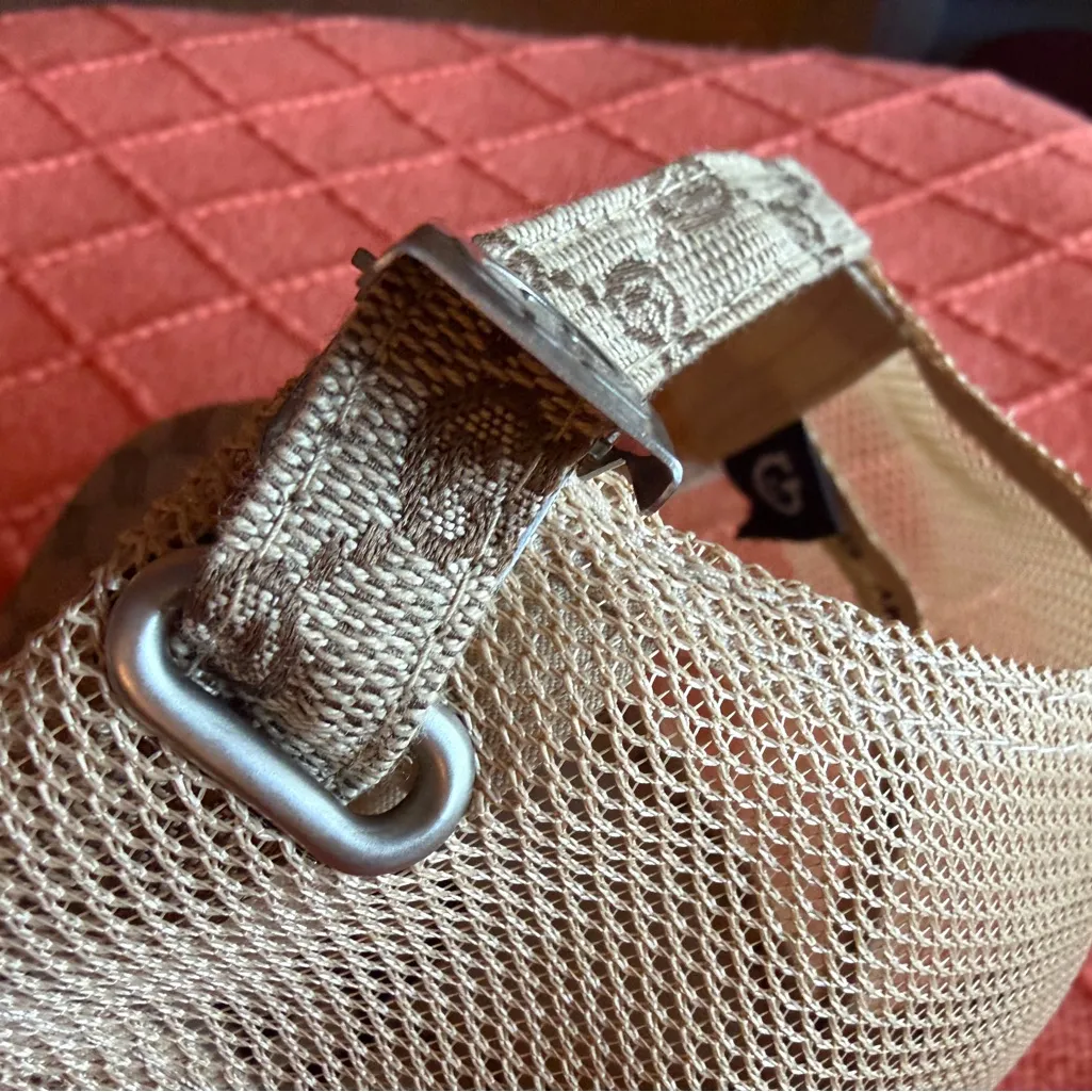 Beautiful brown cap with red colors on it. Back has fitting latch. - Image 8