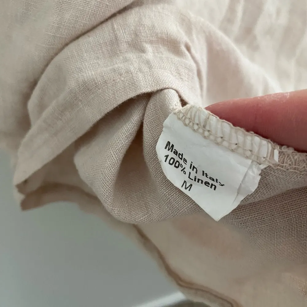 Terzo Millennio Made in Italy Beige Linen Button Back Blouse Size Medium Tan - Image 4