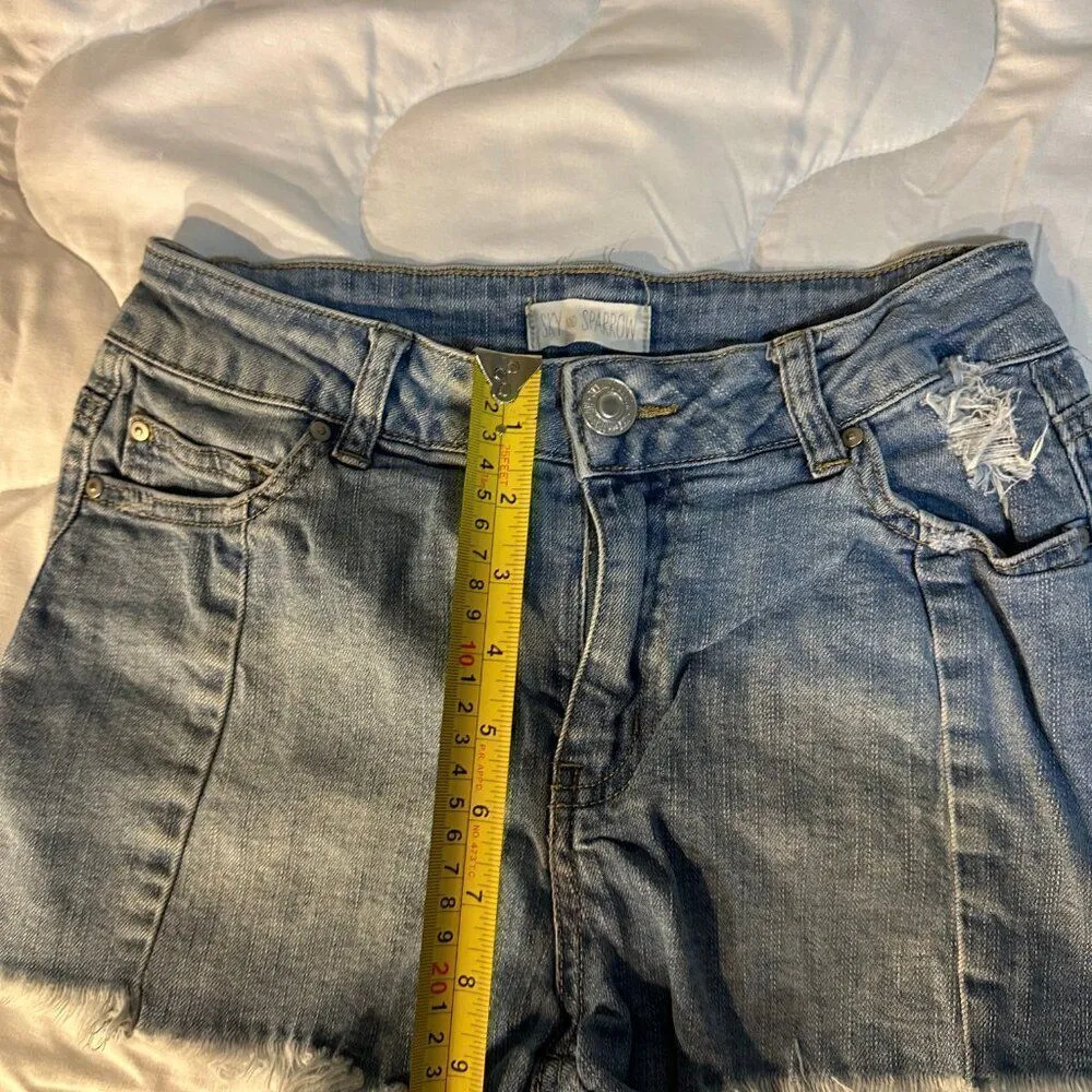 Sky and Sparrow Denim Shorts Size 3 - Image 4