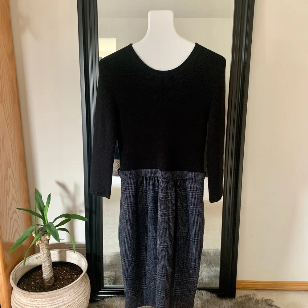 BURBERRY London Navy & Gray Wool Dress - Image 4