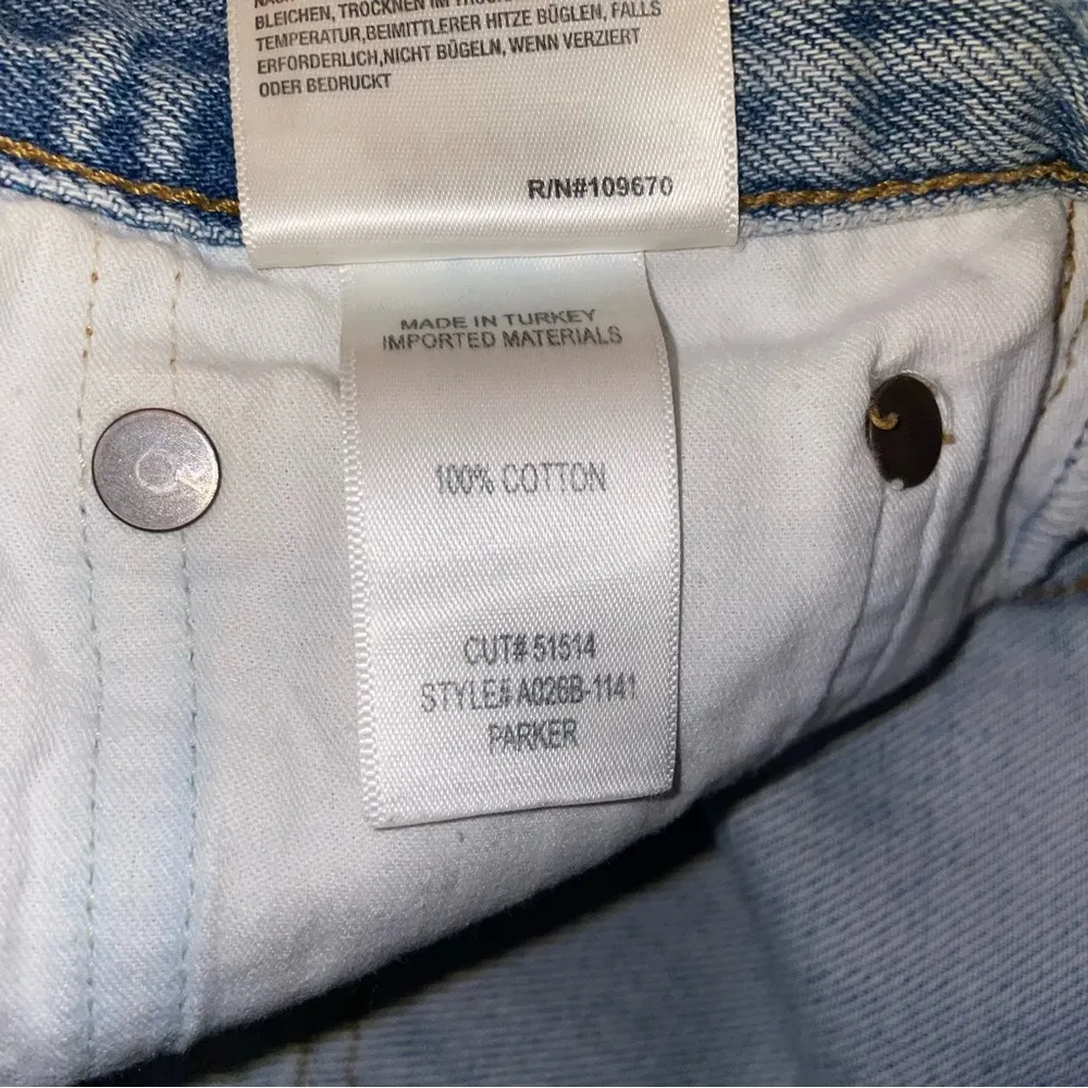 Agolde Parker Denim Short Size 24 Distressed Frayed Light Wash - Image 7