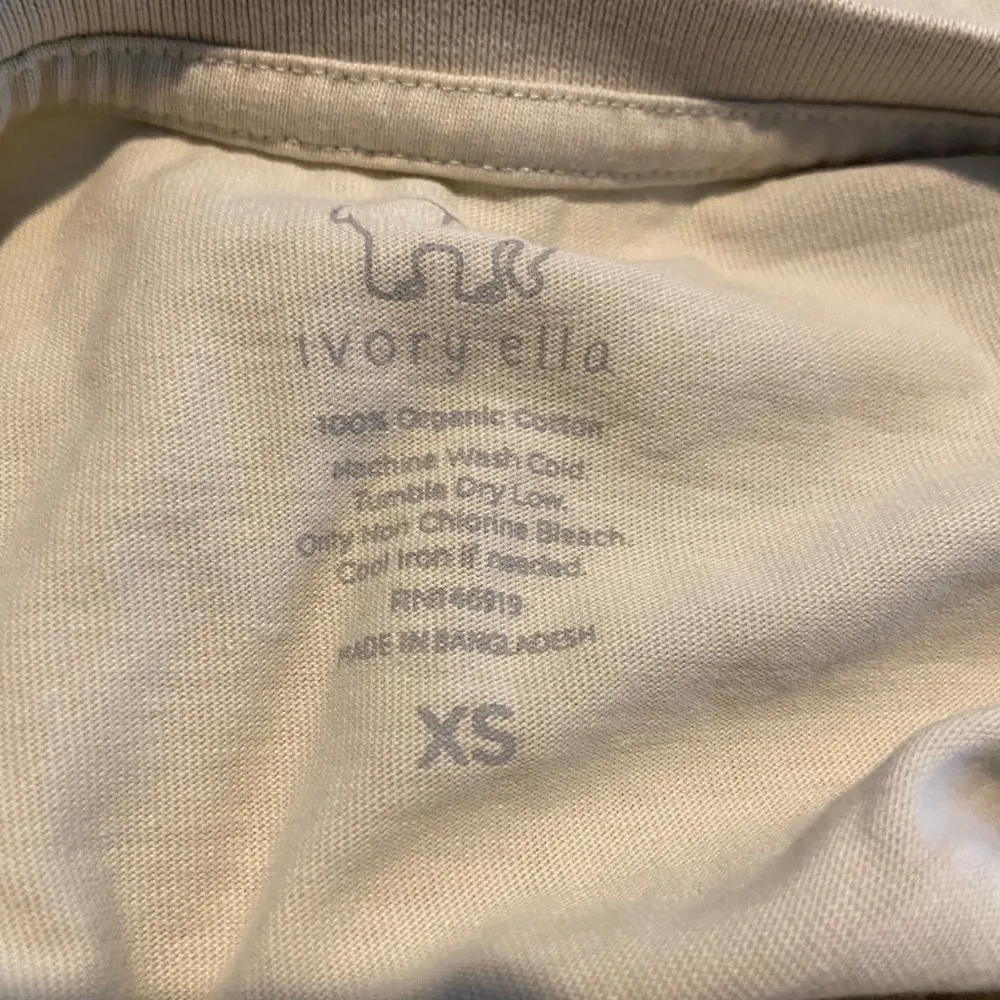 Ivory Ella XS cream t-shirt. - Image 4