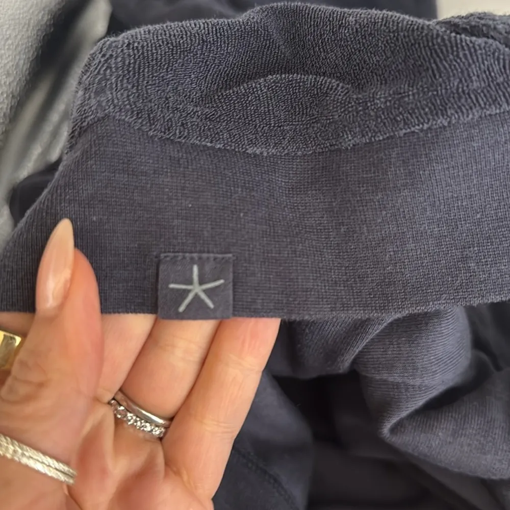 Barefoot Dreams Beach Cozy Terry Cloth Cross Over Hoodie Indigo Small - Image 11