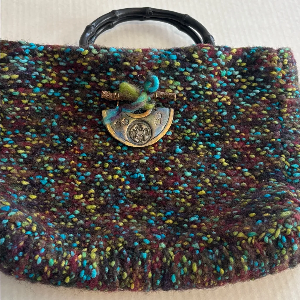 MULTICOLOR TWEED HAND BAG BLACK HANDLES WOOD LIKE ADORNMENT UNIQUE/DIFFERENT Blue - Image 1