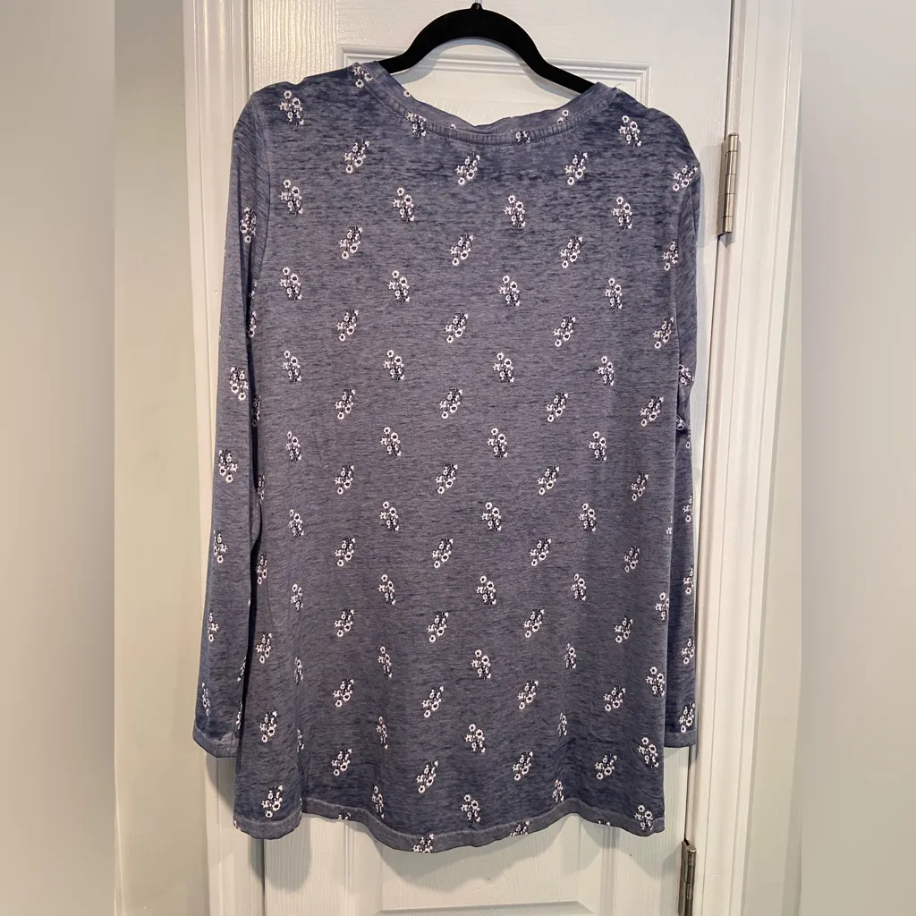 NWT C&C California Size 1X Blue Floral Lightweight Long Sleeve Burnout Tee Shirt - Image 8
