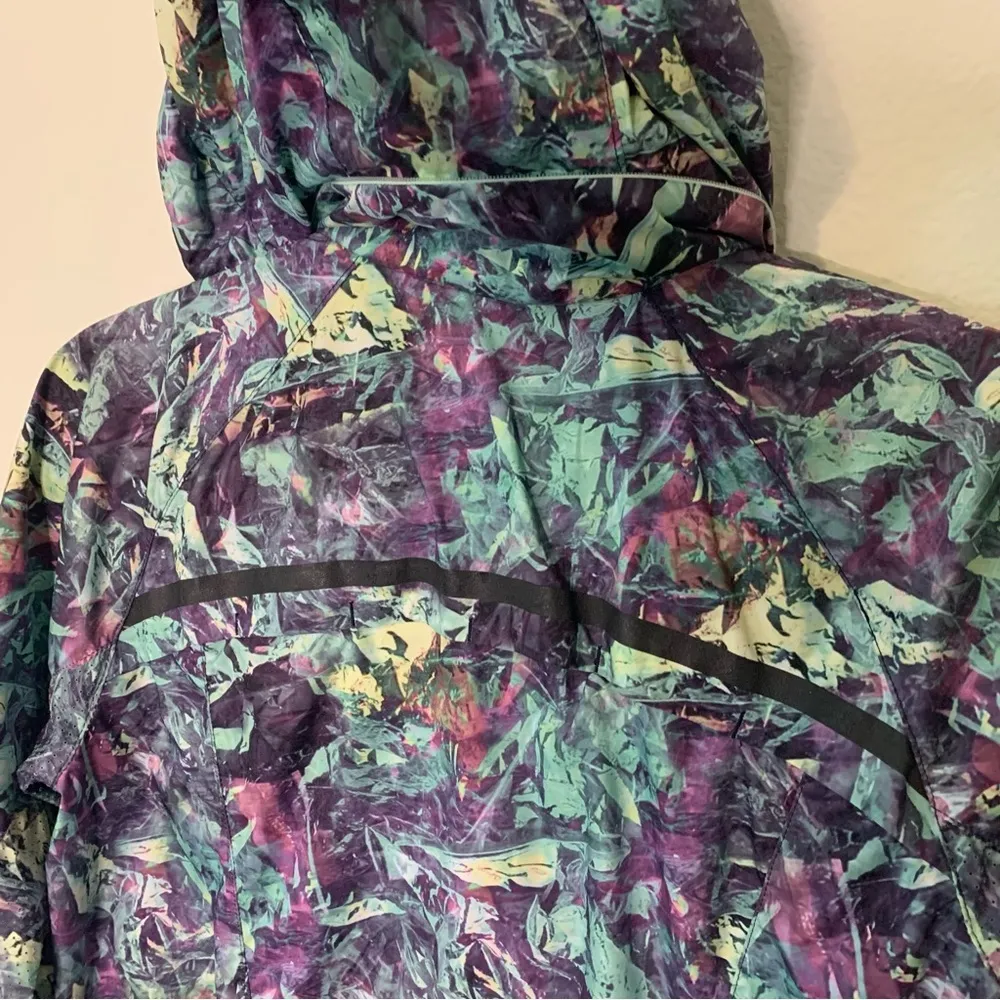 Lululemon Miss Misty II Jacket Iridescent Multi Print Size 6 - Image 7