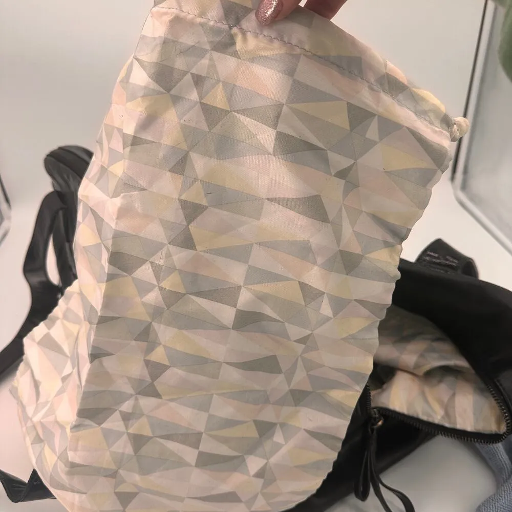 Lululemon Black Urban Sanctuary Travel Gym Work Bag - Image 15