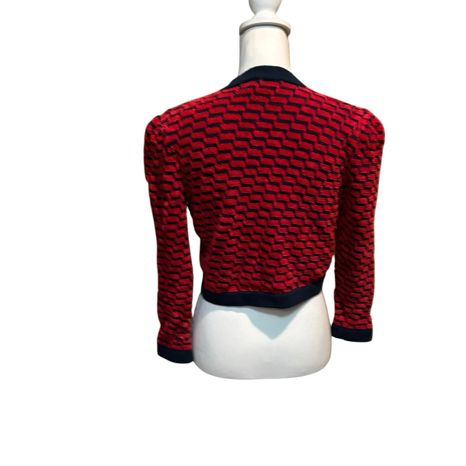St. John Crop Open Cardigan Red and Blue Chevron‎ and Chenille Size 6 Vintage - Image 2