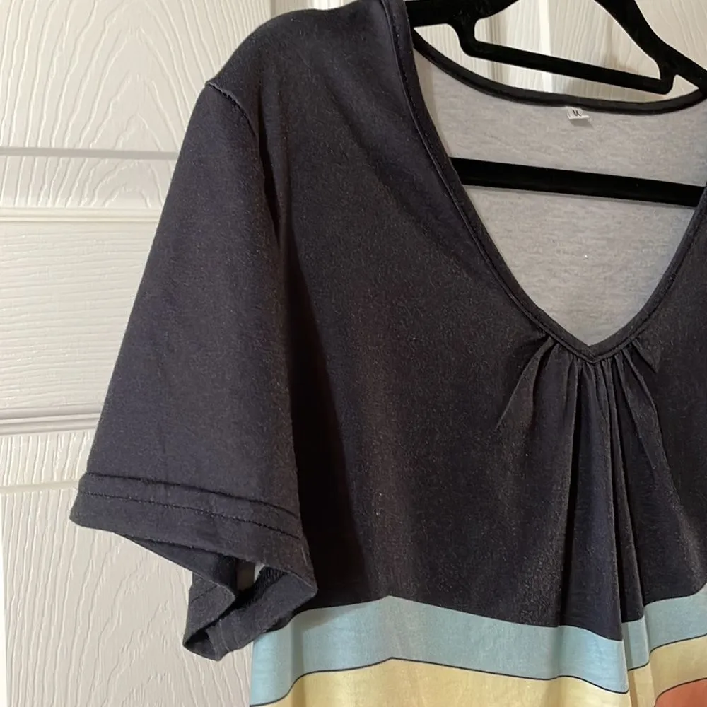 Relaxed fit v neck shirt with rainbow stripes size M‎ Size M - Image 3