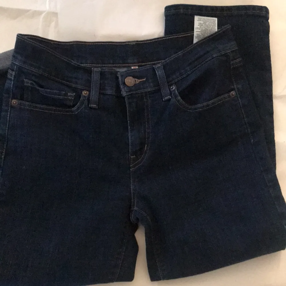 Levis’s Capris Shorts Cuffed Stretch 27” - Image 9