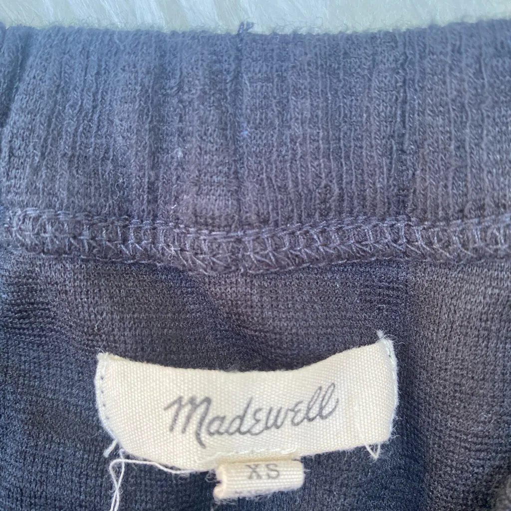 Madewell scoop neck pedal sleeve cropped shirt black classic top XS women's - Image 5