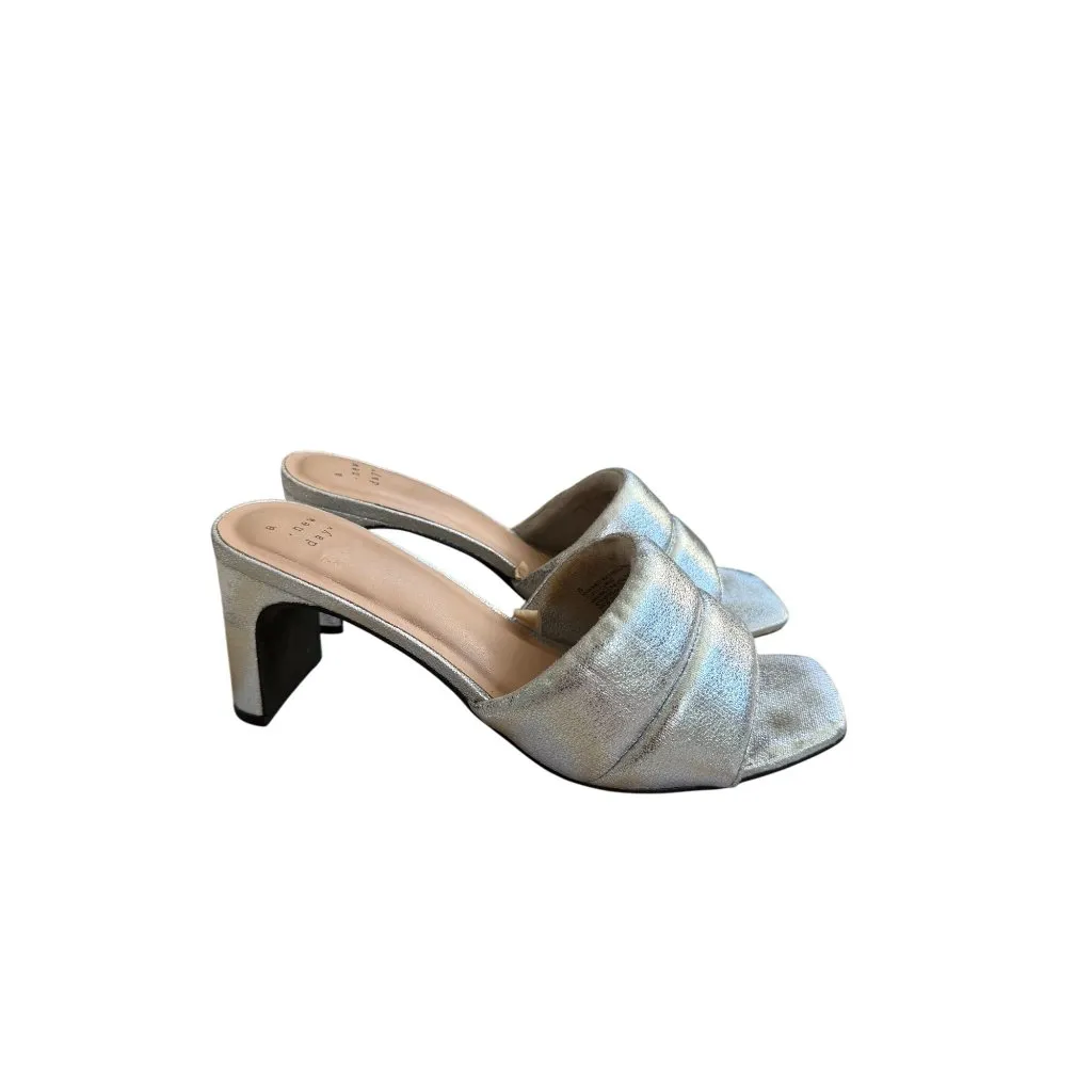 A NEW DAY Silver Metallic Padded Slide Sandals Heels Size 8 - Image 10