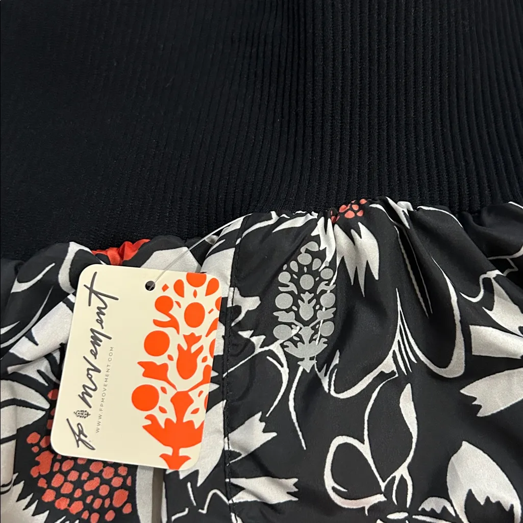 Free People Movement NWT Carpe Diem Floral Athletic Shorts XL 2.5” Black White - Image 7