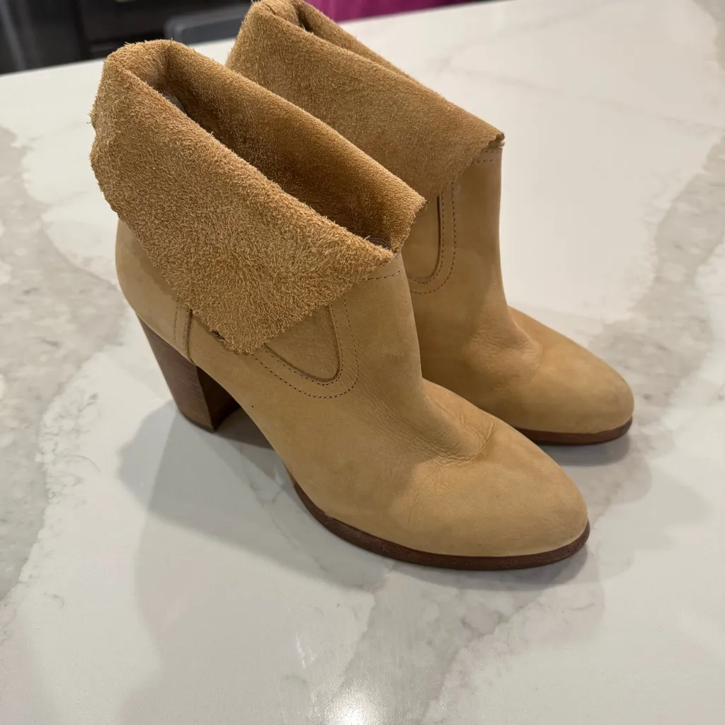 UGG Thames Nubuck Suede Leather Fold Down Heeled Ankle Booties Womens 7 WetSand - Image 9