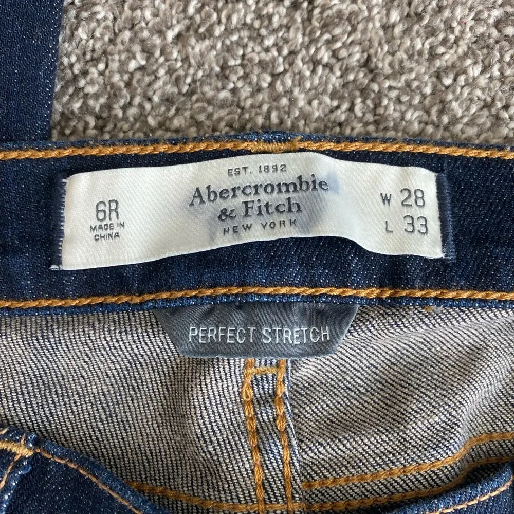 Abercrombie & Fitch Bootcut Jeans – Size 28x33 (6R) - Image 5