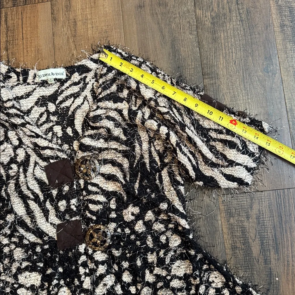 Seventh Avenue animal print fringed cardigan. Black Size M - Image 10