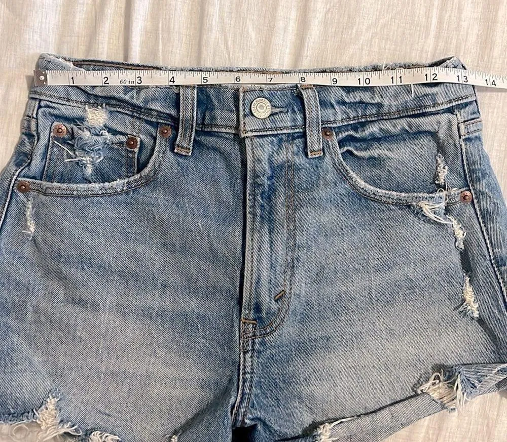 Abercrombie & Fitch The Mom Jean Short High Rise Size 26 - Image 6