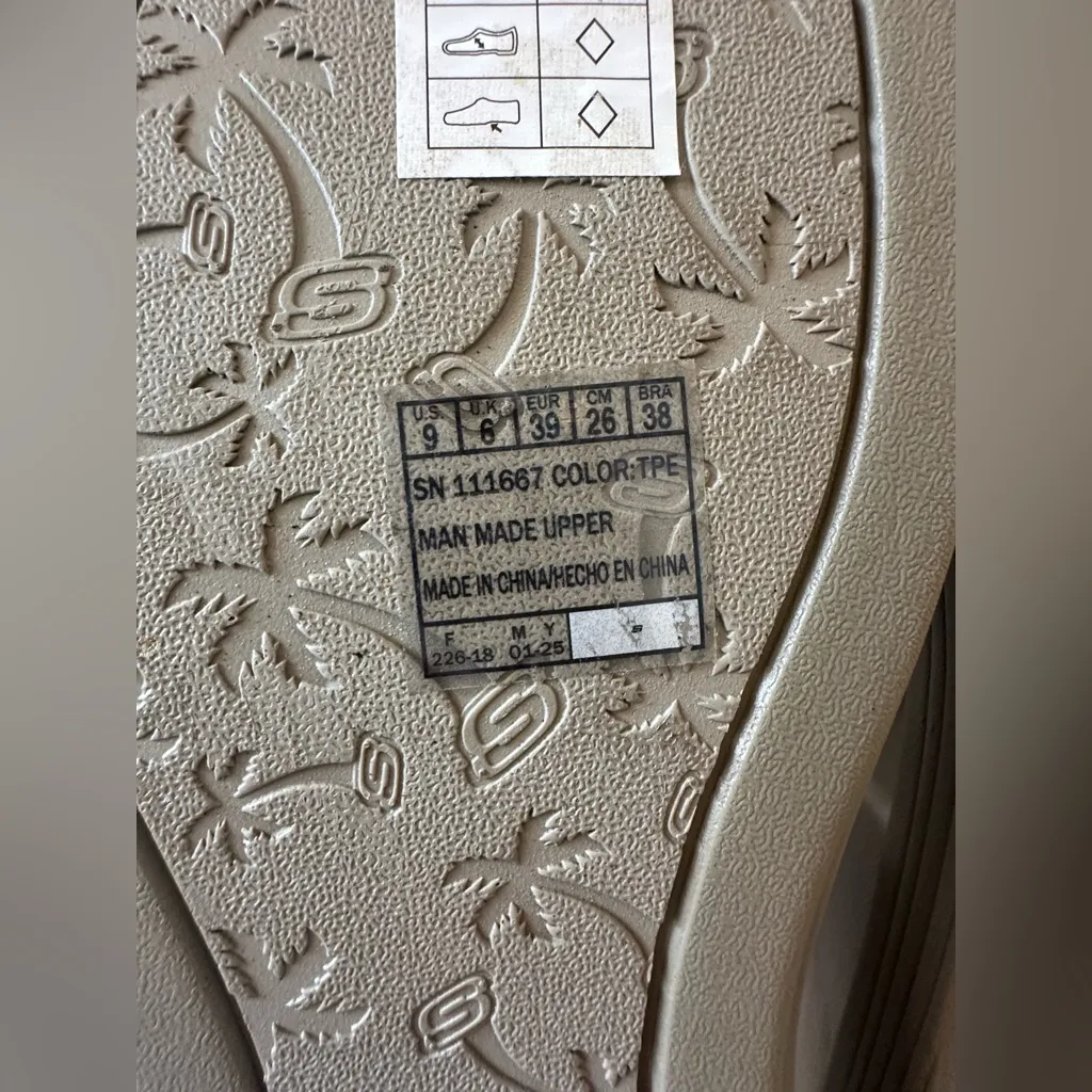 Sketchers Foamies arch fit Maui Dash seaside women’s size 9 sandal - Image 5