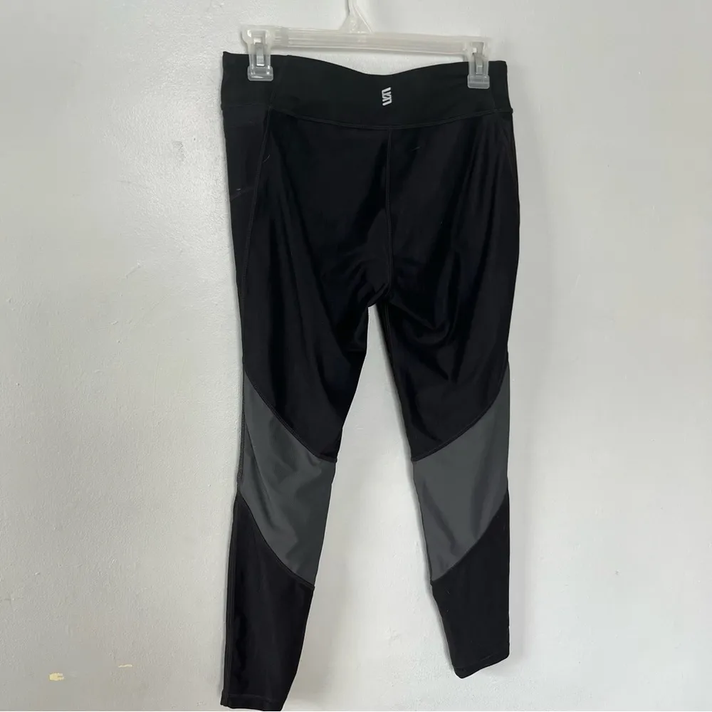 Second Skin Yogo Athletic 8” Inseam Athletic Athleisure Leggings Black Medium - Image 6