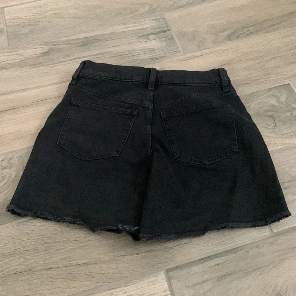 J crew mid length short in black - Image 7