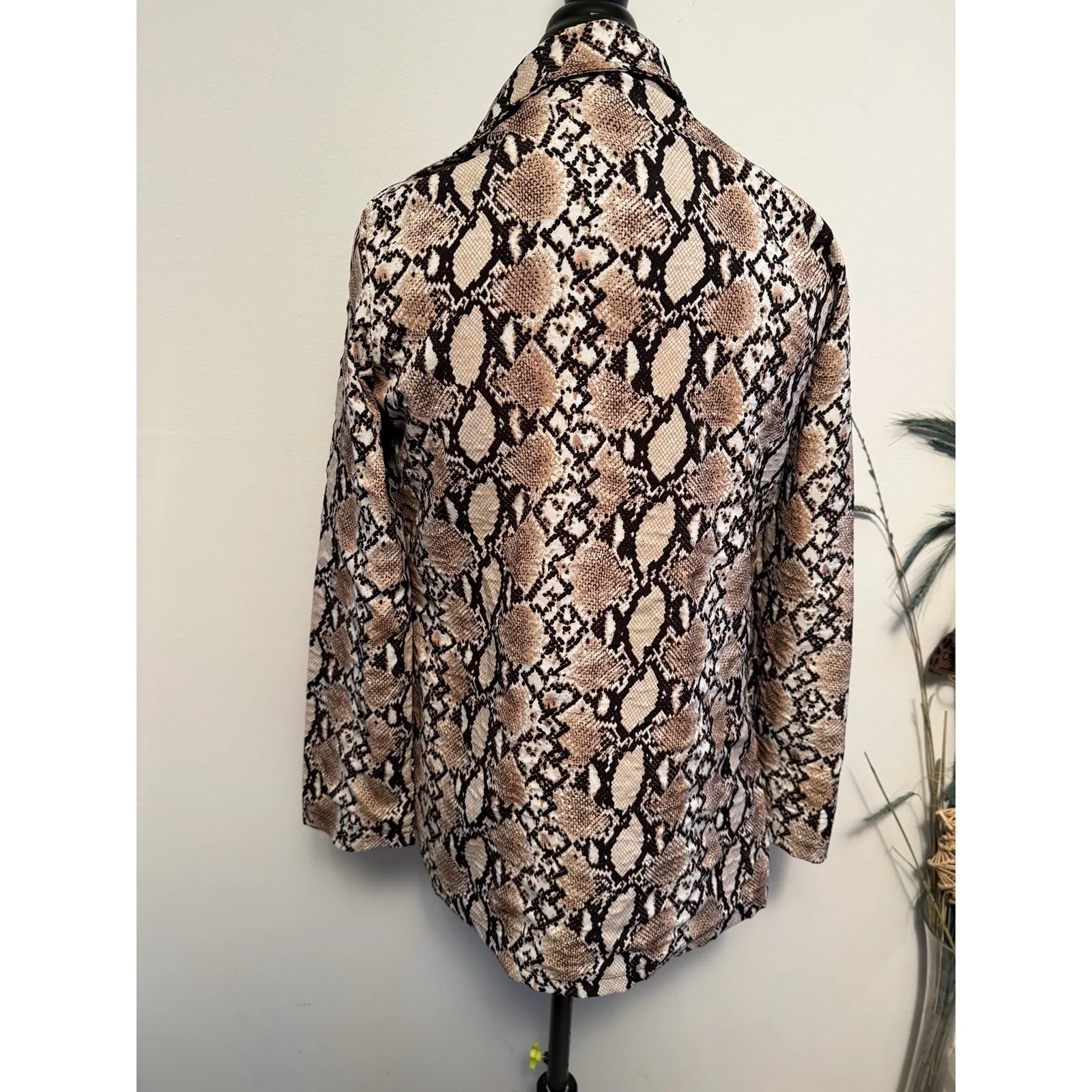 Womens‎ Snakeskin Print Cardigan Brown Size Medium - Image 2
