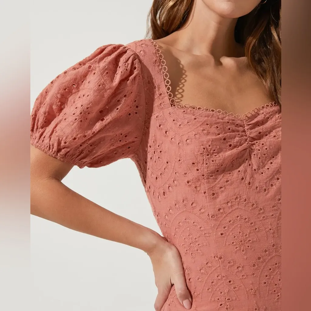 ASTR The Label “Roseville” Eyelet Mini Dress – Size Small - Image 3