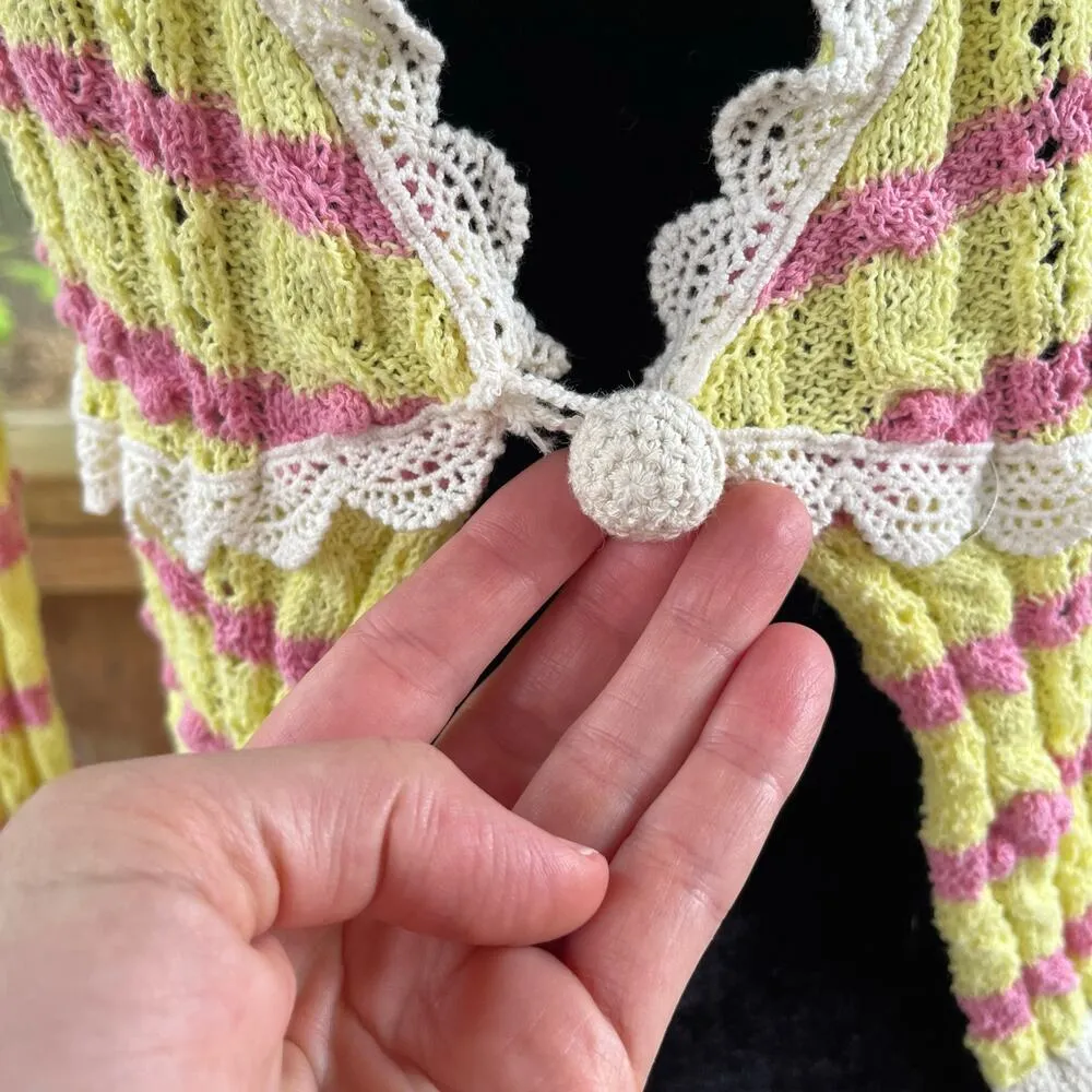 Urban Outfitters Women's Yellow And Pink Cropped Cardigan Sweater Size L - Image 4