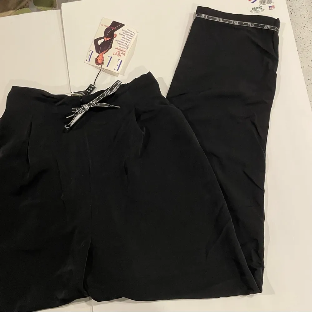 80’s-90’s Elle high rise pleated ankle logo workout pants black NWT pockets 🥰 - Image 7