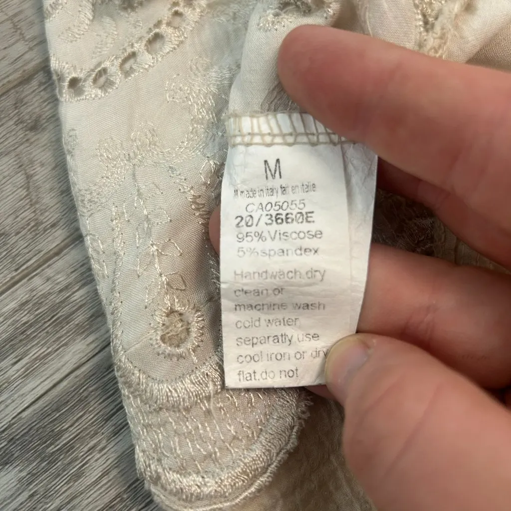 Made In Italy Ivory Eyelet Lace Embroidered Lightweight Top O18 Size M - Image 6