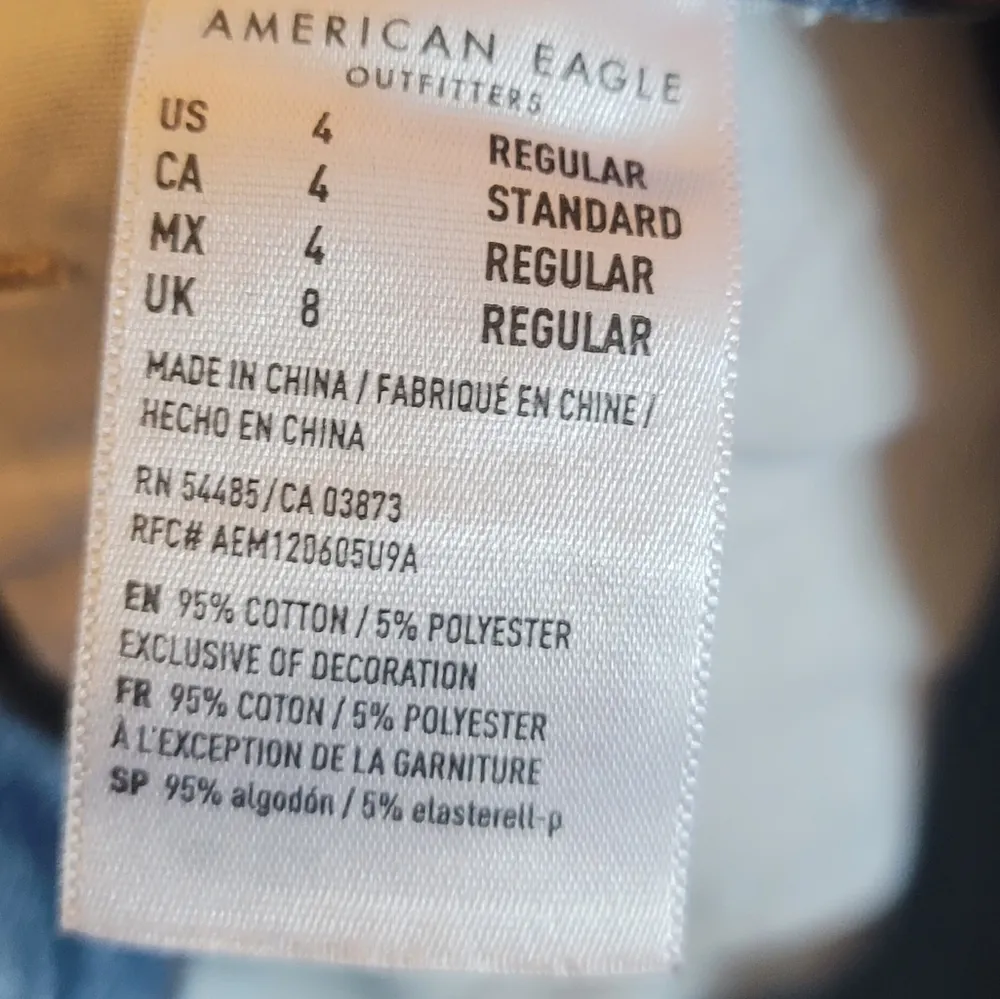 American Eagle AEO Medium Indigo Wash MOM Jeans 4 - Image 6