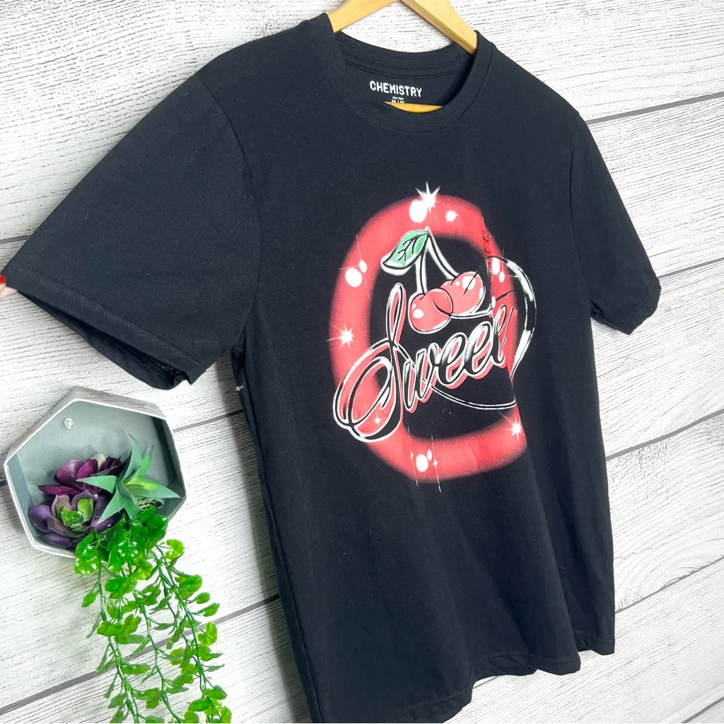 NWT Chemistry Black & Red Sweetie Cherry Airbrush Graphic Tee Unisex Size Medium - Image 5