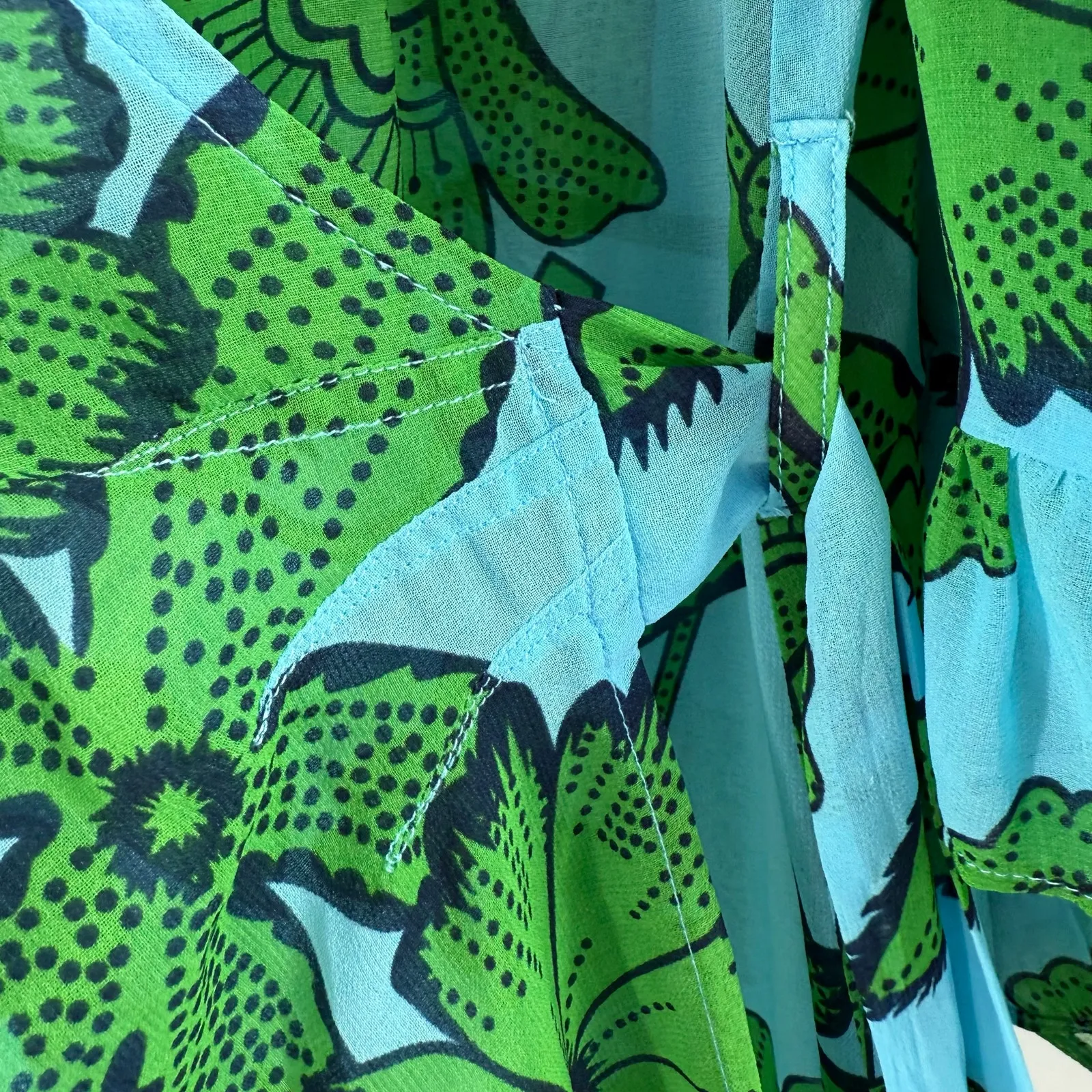 Cabi Dress Size Medium 5815 ‘No Slip’ Wrap Derby Flutter Sleeve Floral Floral - Image 8