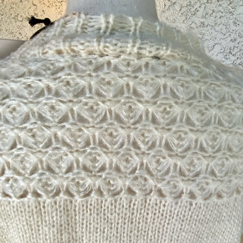 Very J  Cream Sweater New With Tags SMALL - Image 5